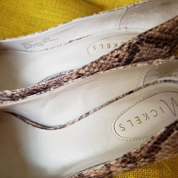 Size 6.5, reptile design heels/wood grain heels - Picture 4 of 7